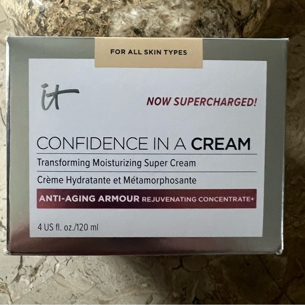 IT Cosmetics Confidence in a Cream - Silver and White Packaging